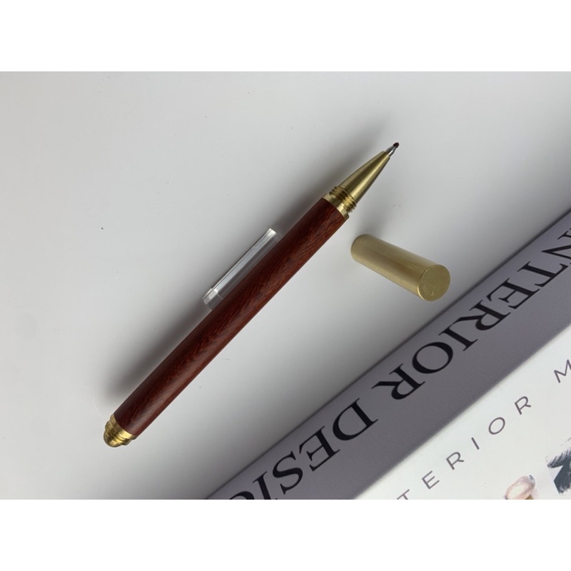 Bút bi bút ký thân gỗ nắp đồng