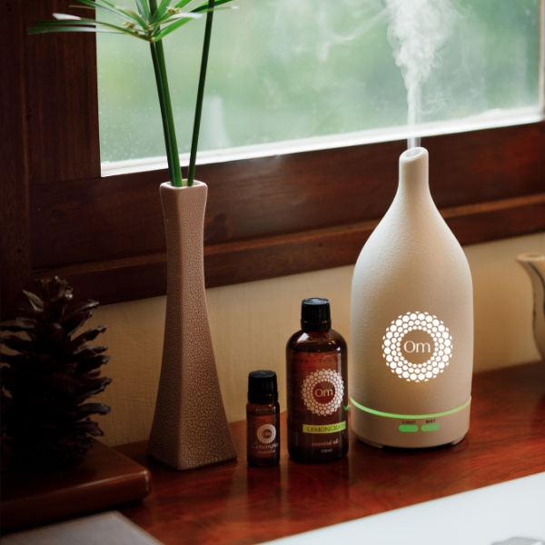 Máy khuếch tán tinh dầu siêu âm Utra Sonic - Màu trắng