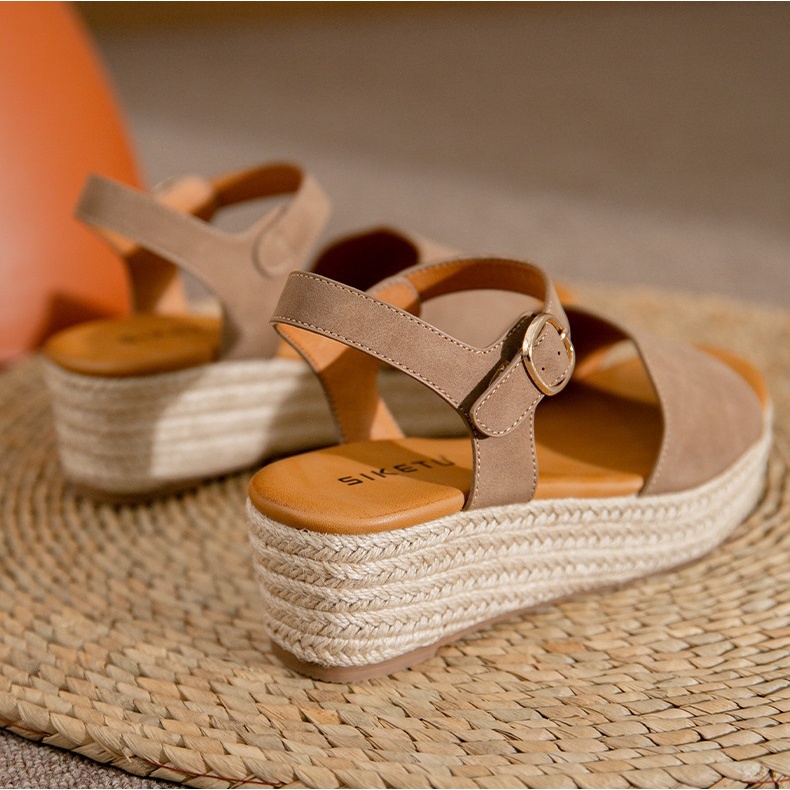 Giày sandal Siketu đế xuồng bọc cói cao 5cm, quai ngang bản rộng