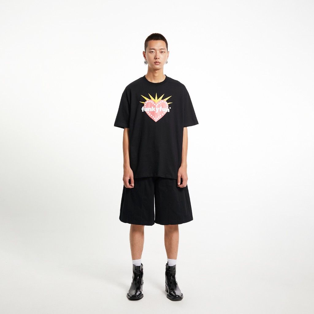 Áo thun trái tim logo FunkyFun form rộng tay lỡ 100% cotton | BigBuy360 - bigbuy360.vn