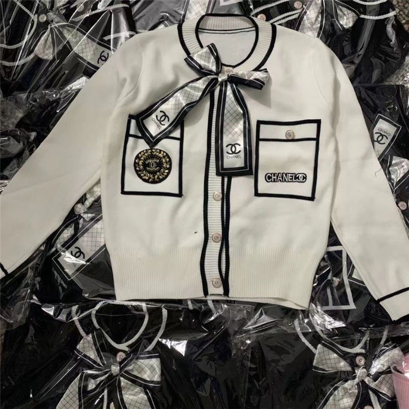 ORDER♥️Áo Len CN 2 Màu(ảnh thật)Size S-&gt;XL Đen Trắng Kèm Khăn Buộc