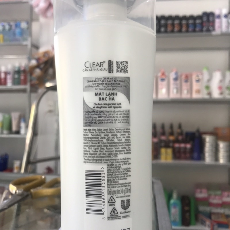 Dầu gội sạch gàu Clear mát lạnh bạc hà 340ml