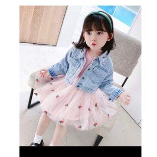 Váy dâu tây kèm áo khoác bò cho bé gái