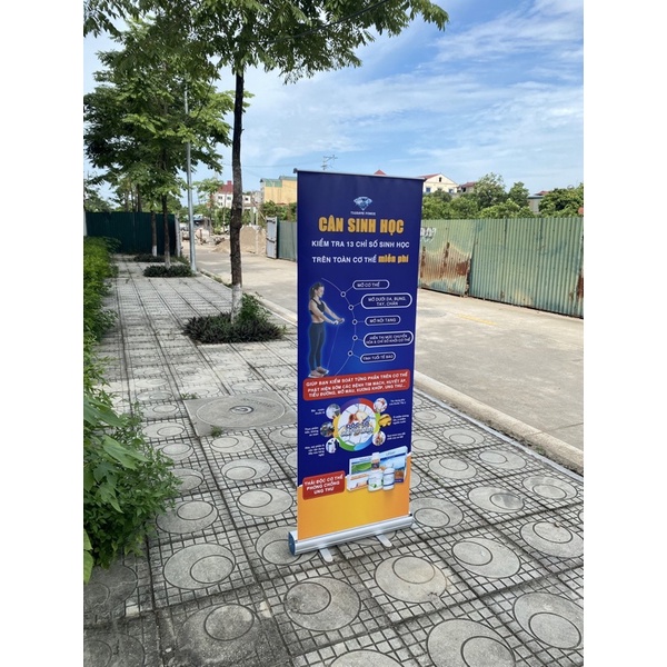 Standee giá cuốn nhôm cao cấp treo hình ảnh kích thước 0,6x1,6m và 0.8x1.8m, 0.8x2m