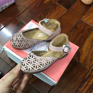 Sandal bé order