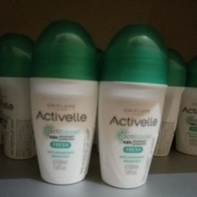 Combo 1 chai  lăn khử mùi nắp xanh