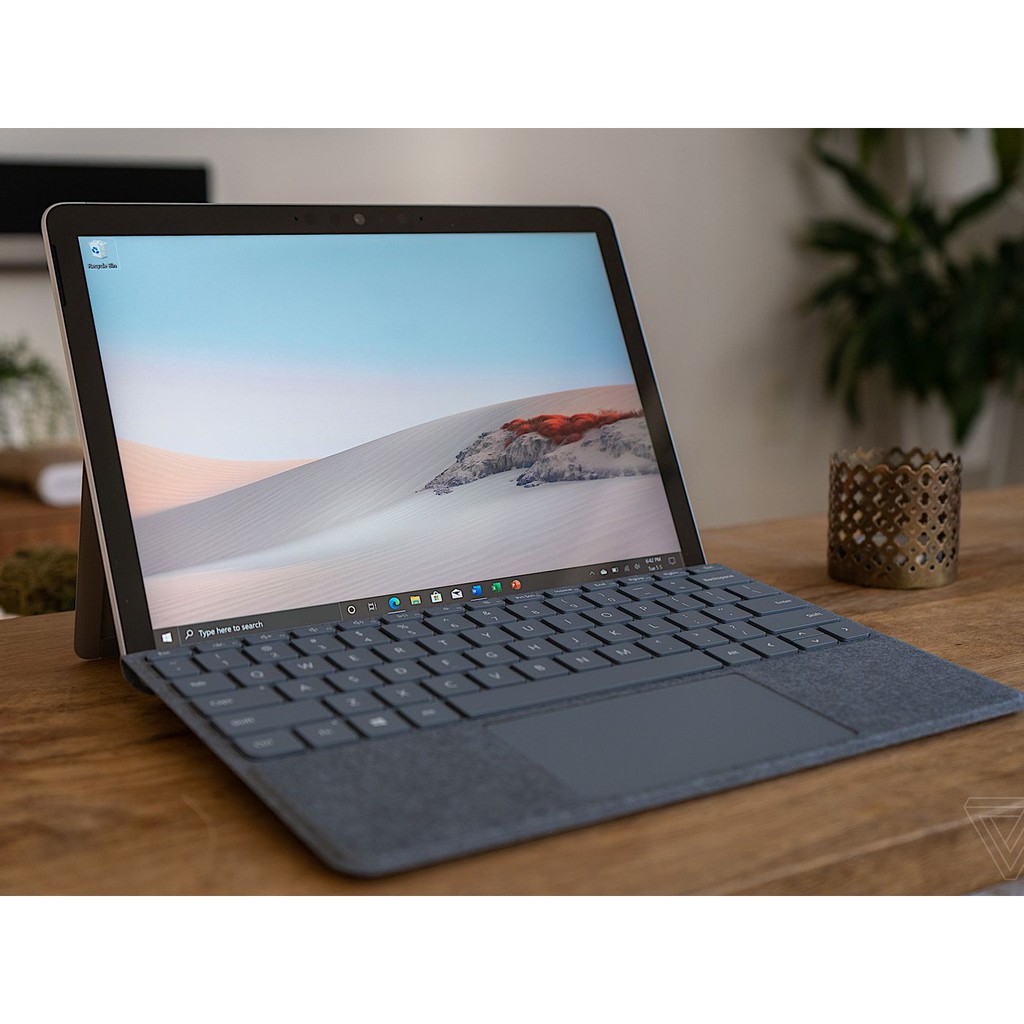 Máy tính bảng Microsoft Surface Go ram 8GB , SSD 128GB , 2 trong 1 kèm bàn phím và sạc chính hãng tại Playmobile