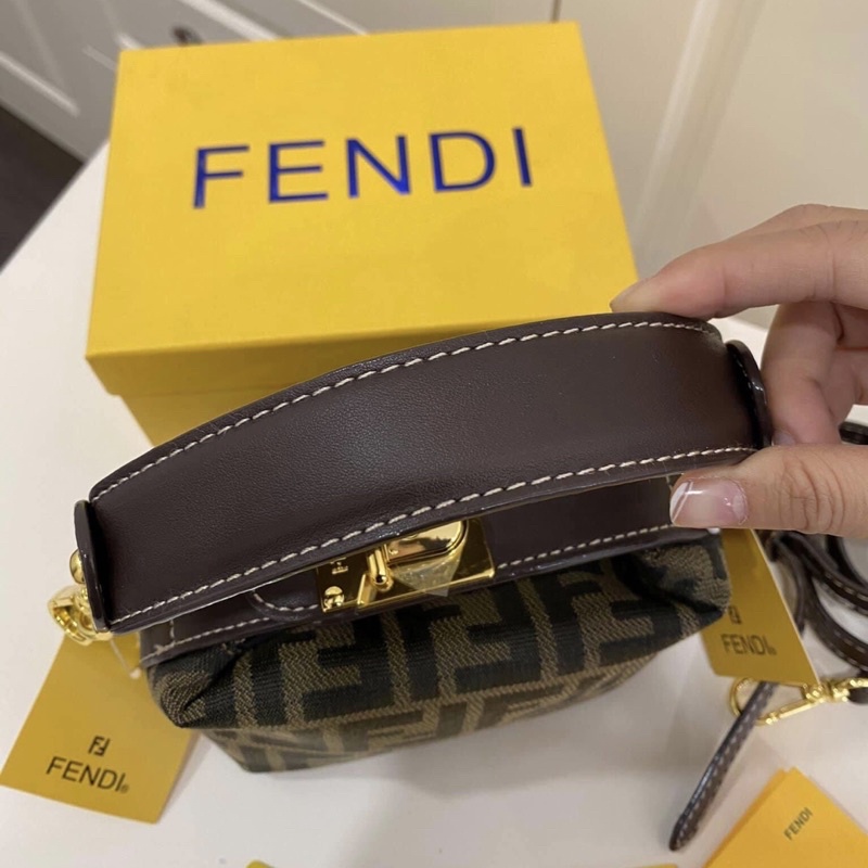 F E N D I mini Full Box Loại đẹp Có Dây Đeo Chéo Đựng Vừa Điện Thoại