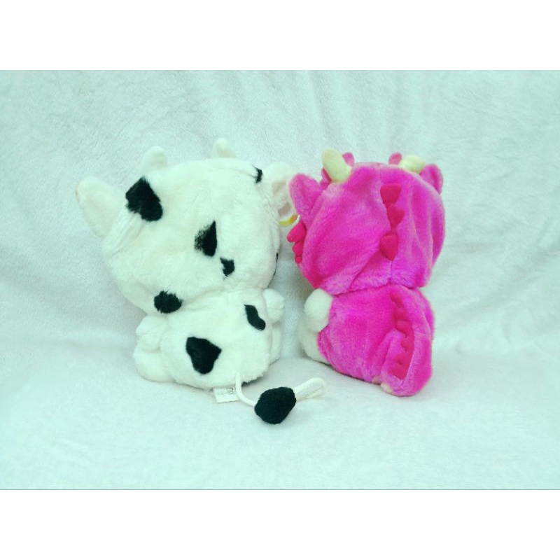 Cặp kitty cossplay rồng và bò