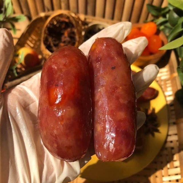Lạp xưởng trứng muối