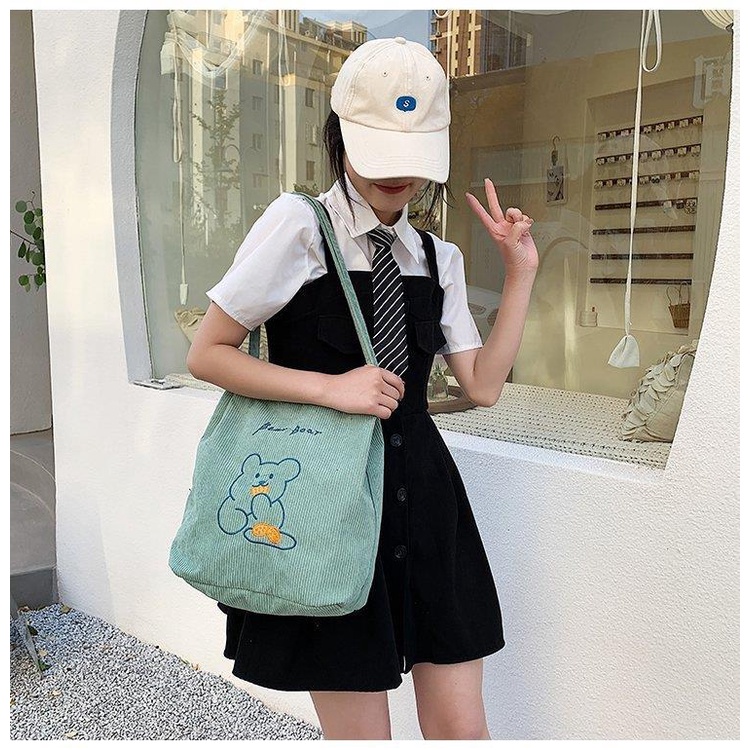 Túi Vải Nhung Hình Em Gấu Ăn Bánh Quy 2 Lớp Cực Cute RQN1908