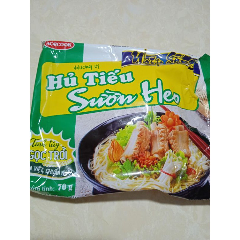hủ tiếu sườn heo