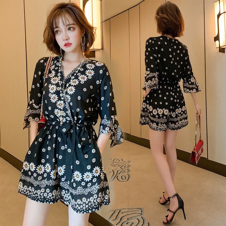Jumsuit tay loe cột eo họa tiết hoa cúc - KT2766