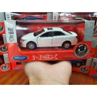 HỘP XE MÔ HÌNH Toyota Camry WELLY 1:36 (Trắng)