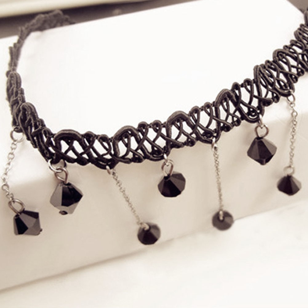 [Mã FASHIONCB232 hoàn tối đa 15K xu đơn 50K] Vòng cổ choker phối ren hoa màu trơn đính đá xinh xắn cho nữ | BigBuy360 - bigbuy360.vn
