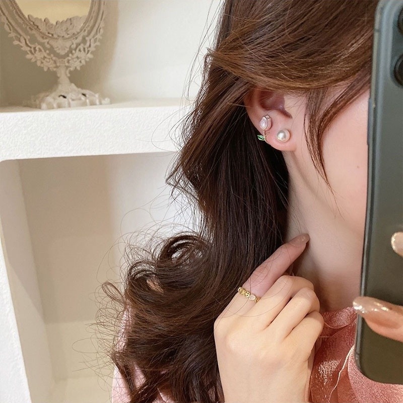 Khuyên Tai Hình Hoa Tulip Hồng Đính Ngọc Trai Giả Dễ Thương