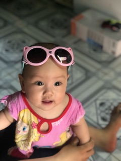 Kính mắt mèo cho bé