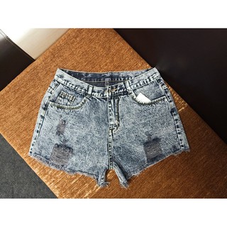 Quần Short Jean Nữ Rách Tua Lai Màu Đen Đốm