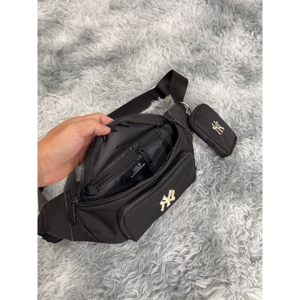 Túi Bao tử MLB NY MONOGRAM WAIST BAG BLACK B438