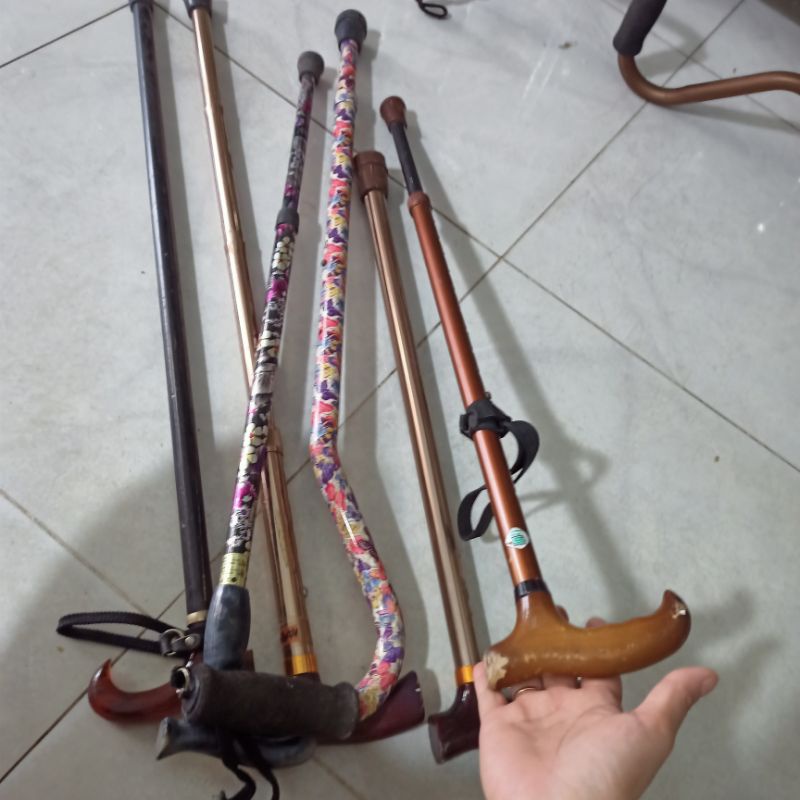 Gậy baton Nhật Bản nội địa