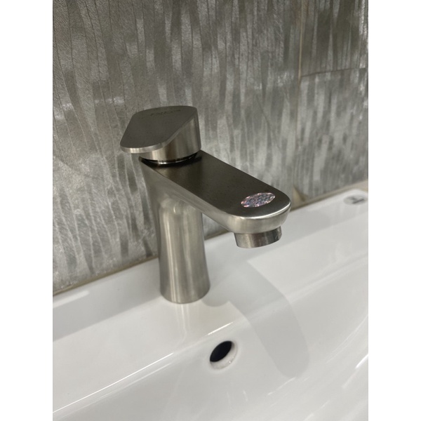 Vòi lavabo nóng lạnh rửa mặt VIỆT NAM hàng loại 1 -vòi rửa tay inox 304 tặng 2 dây cấp nước