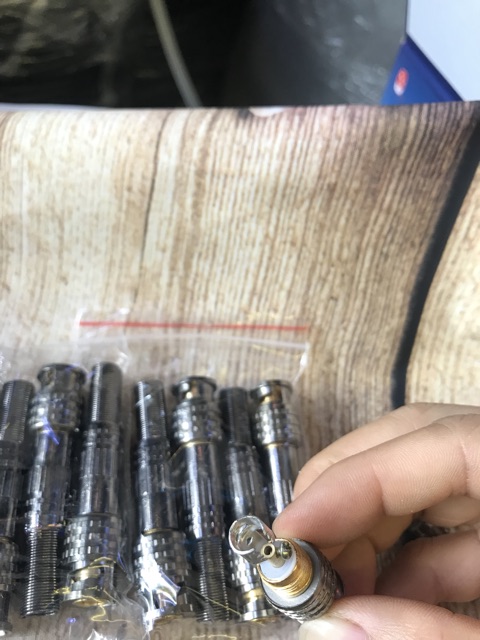 JACK BNC vặn vít lõi đồng 1 hộp 100 chiếc bảo hành từng chiếc