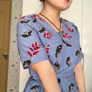 Đầm hoa vạt chéo