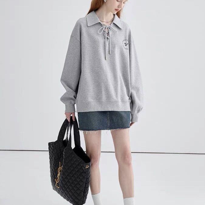 Áo sweater tay dài cổ polo cột dây dáng rộng in chữ thời trang mùa thu 2022