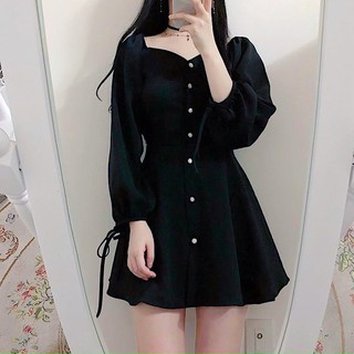Đầm đen nút tròn tay dài