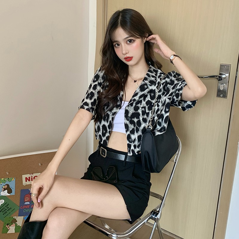 Áo sơ mi croptop da beo sang chảnh, cá tính thời trang