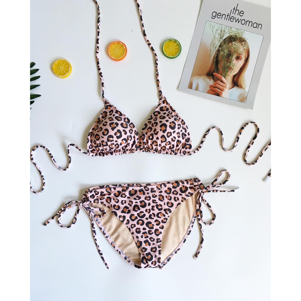 Bikini tam giác da beo