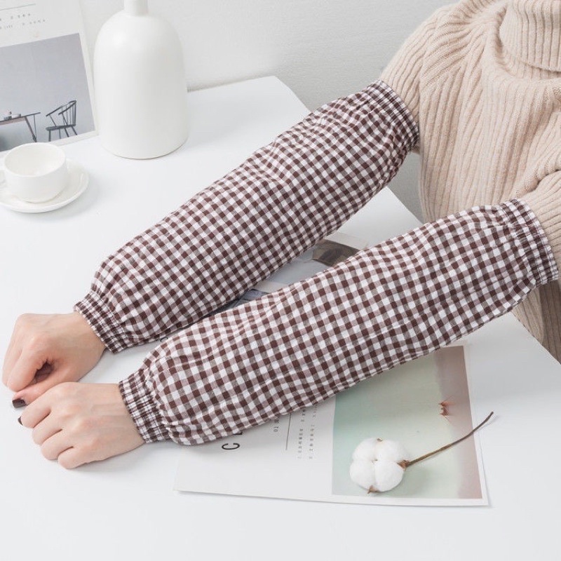 Bao ống tay áo chống bẩn, chống mùi khi nấu ăn (mẫu kẻ caro)
