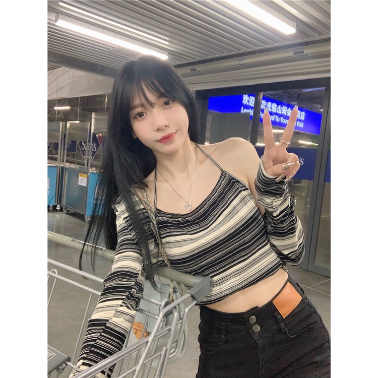 Set đồ COZOKC gồm áo khoác cardigan dài tay và áo hai dây phong cách Hàn Quốc quyến rũ dành cho nữ