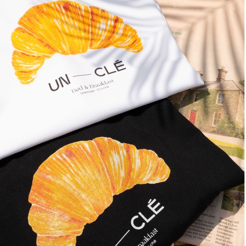 Áo phông ngắn tay họa tiết 2 màu UNCLÉ Croissant