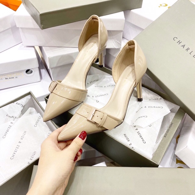 Giày cao gót khoét eo đai cnk