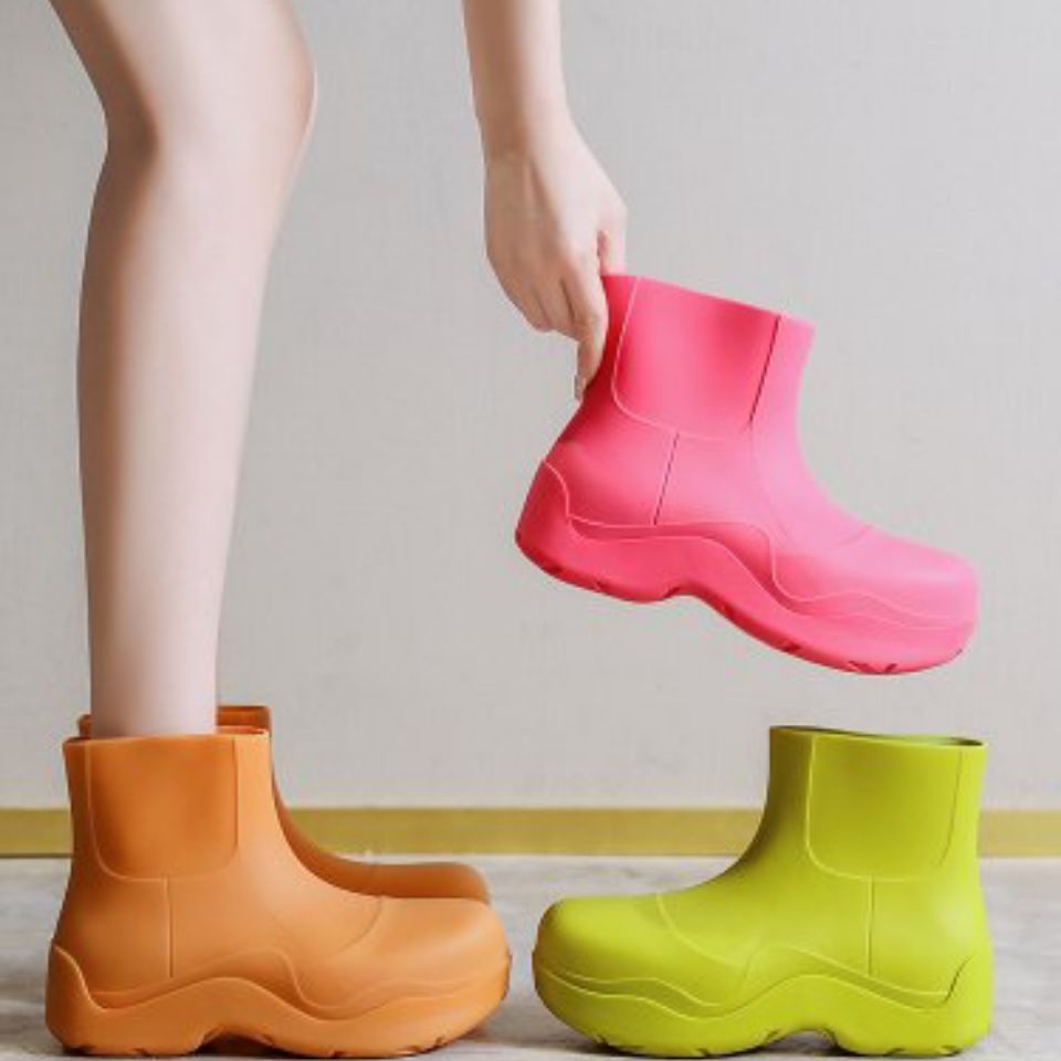 Giày Bốt Đi Mưa Đế Dày Tăng Chiều Cao Chống Trượt Chống Thấm Nước Màu Xanh Bơ Thời Trang Cho Nữ