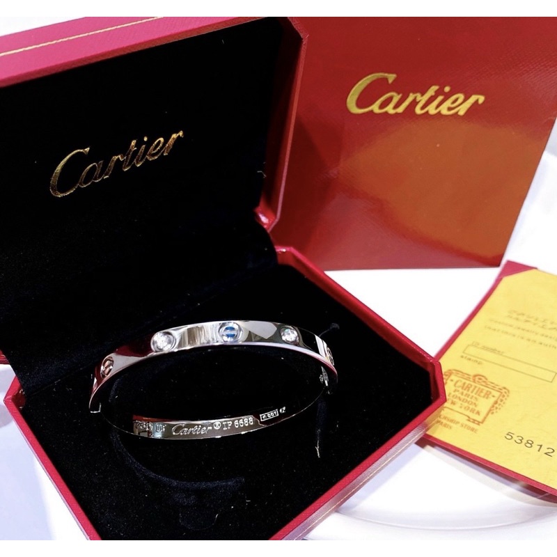 Vòng tay Catier bản bấm có đính soàn Titan Không Đen Không Dị ứng - full box