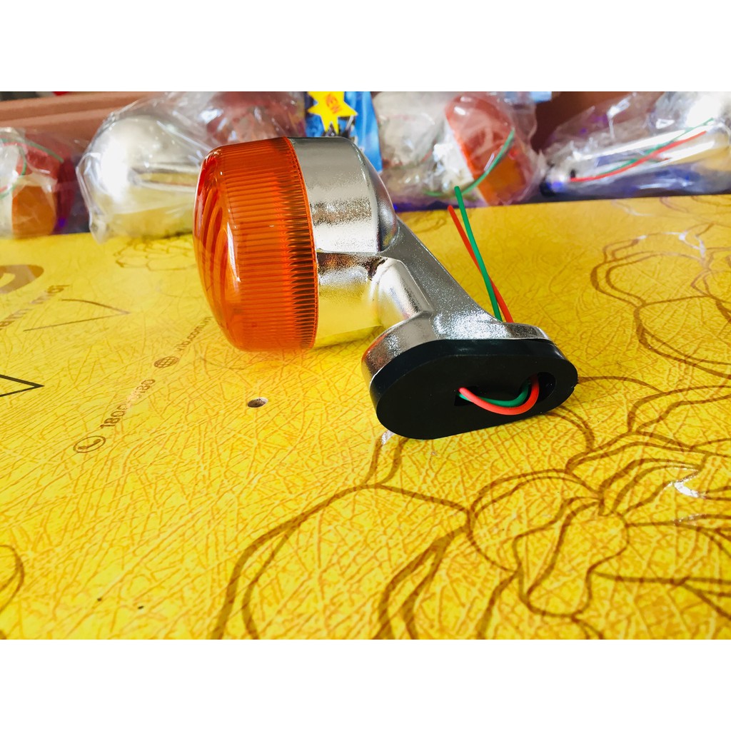 1 tai + 1 chụp xinhan sau xe cub 81 đời mới