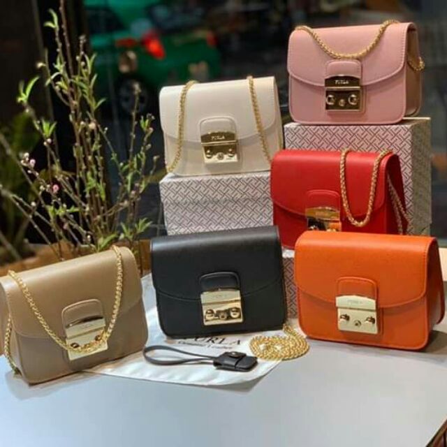 FULA SIÊU HOT Cập Bến Tiếp
❌Size: 18cm
Hàng vẫn gọi là xuất dư ấy a
Full box