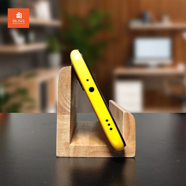 Giá kê điện thoại gỗ giúp dựng điện thoại gọn gàng và trang trí bàn làm việc sang trọng | BigBuy360 - bigbuy360.vn