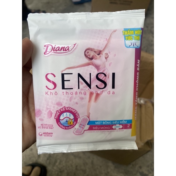 Băng vệ sinh Diana Sensi Siêu Mỏng Cánh (2 miếng/gói)