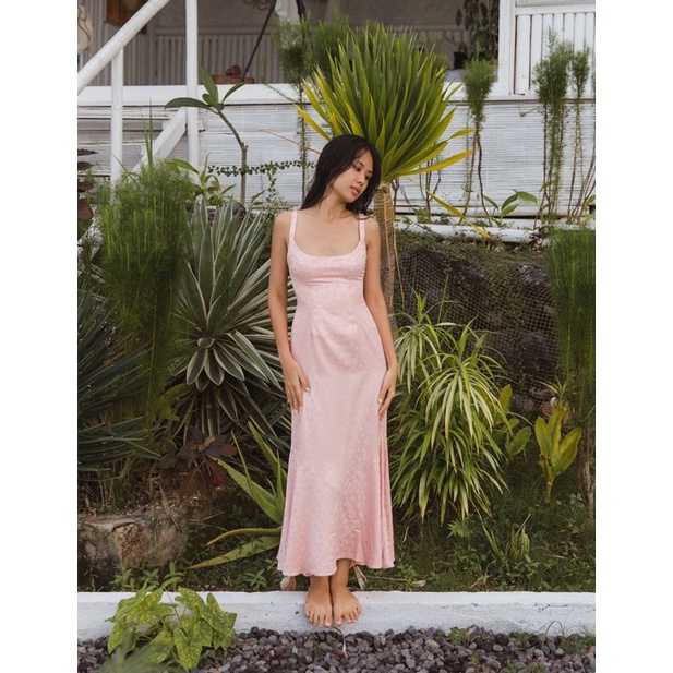 Đầm maxi gấm hồng đuôi cá DRESSIE - Aurora maxi dress