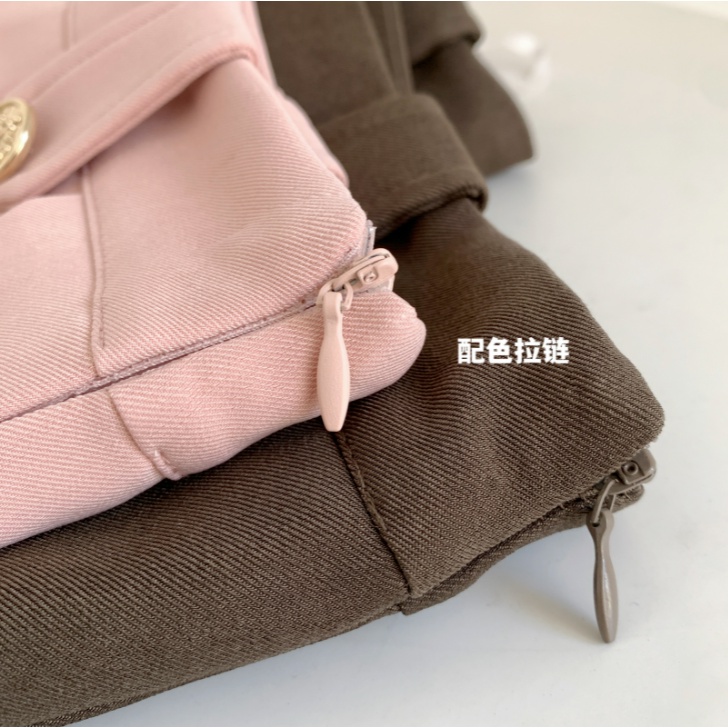 Chân váy xếp ly đính khuy dáng chữ A | BigBuy360 - bigbuy360.vn