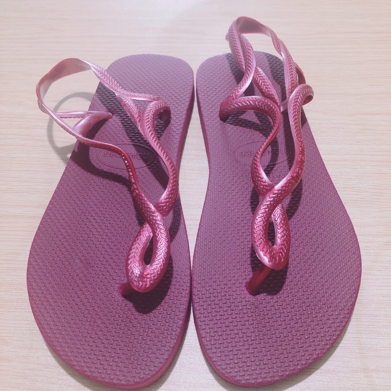 Sandal havaianas siêu hot cập bến