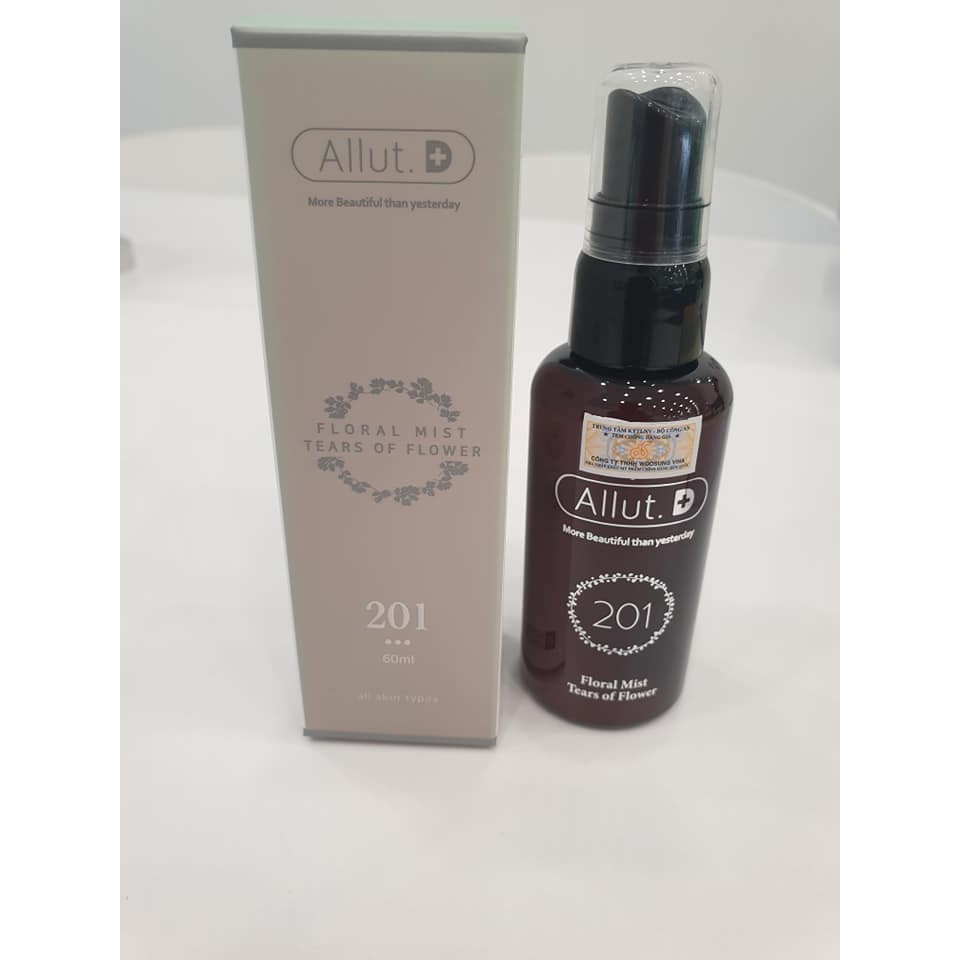 Xịt khoáng dưỡng da Allut.D