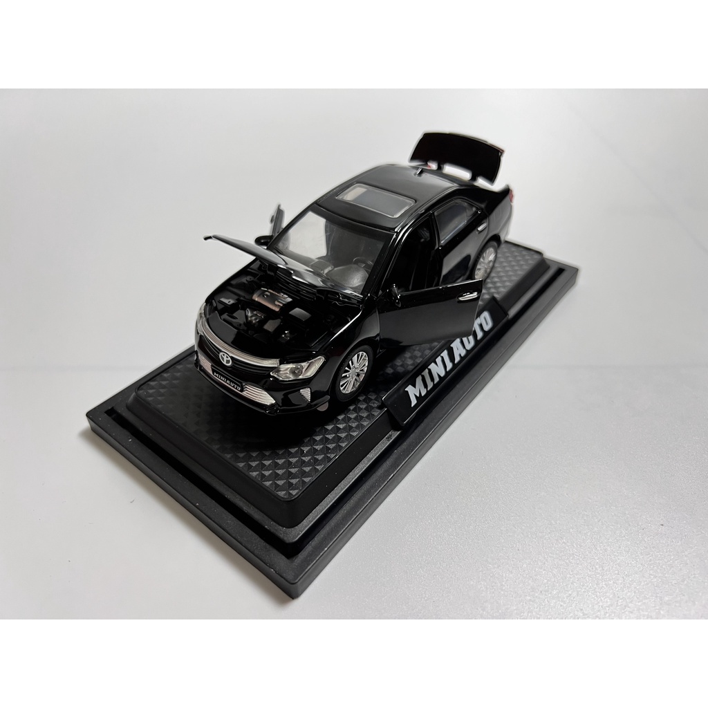 Xe mô hình Toyota Camry tỉ lệ 1:32