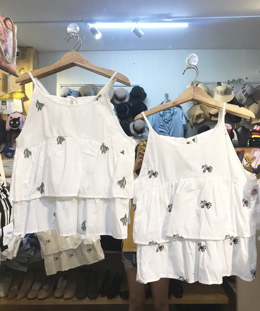 Áo dây thêu hoa nhí