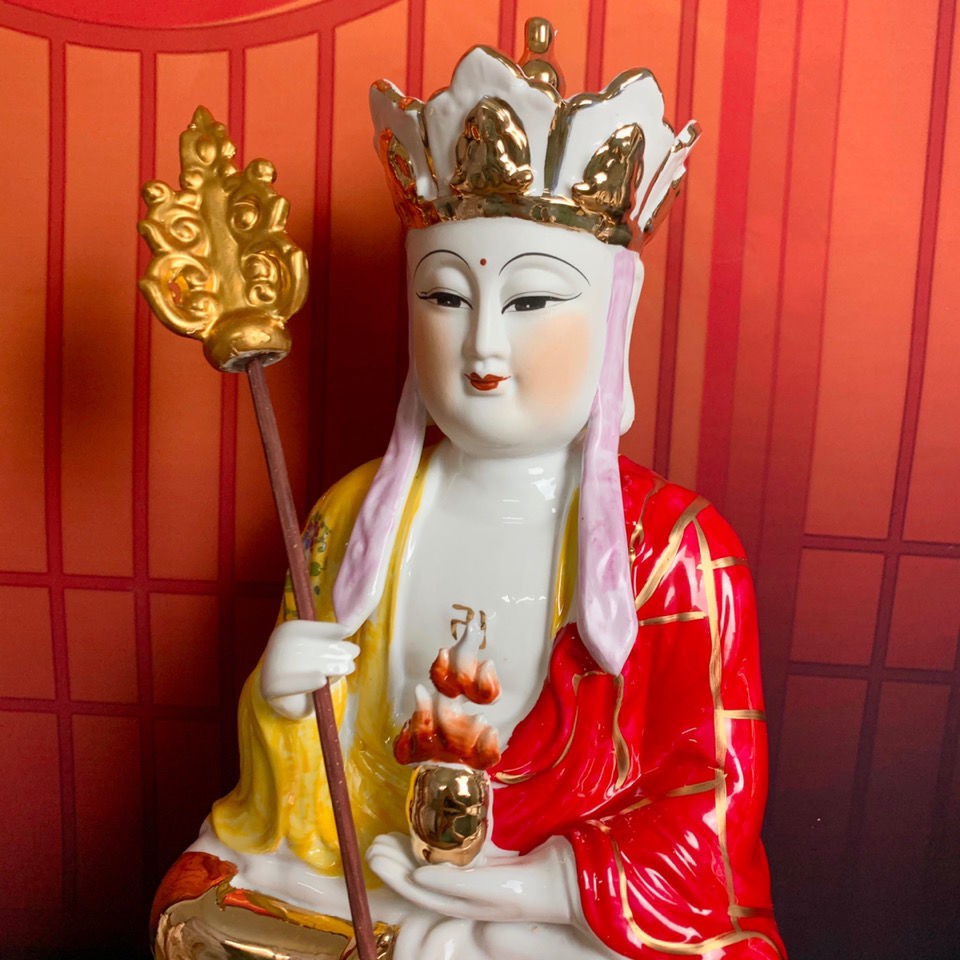 ❣Trang phục gốm sứ hiến cúng màu đỏ Ji Zang Vương Bồ tát Sao Po Vàng Ba Phật Thánh đồ trí cho nội thất gia đình