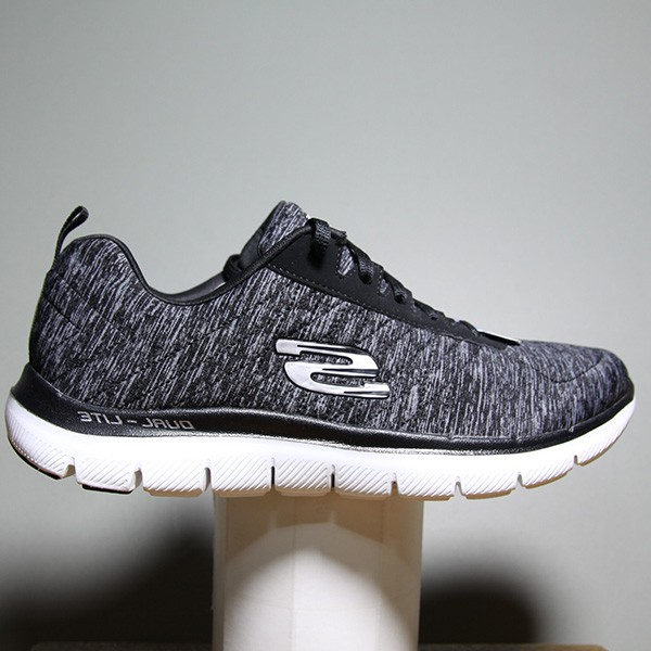 Giày Skechers thấp cổ vải đen STVD02