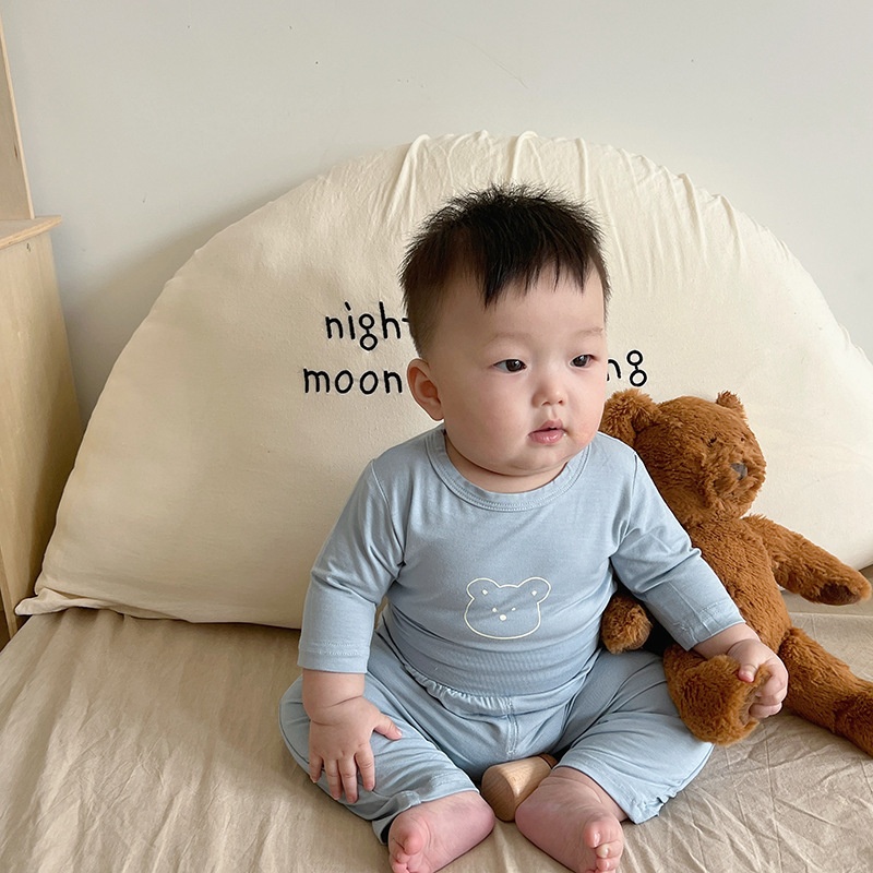 Bộ Đồ Ngủ Bằng Lụa Mát Điều Hòa Không Khí Dành Cho Bé